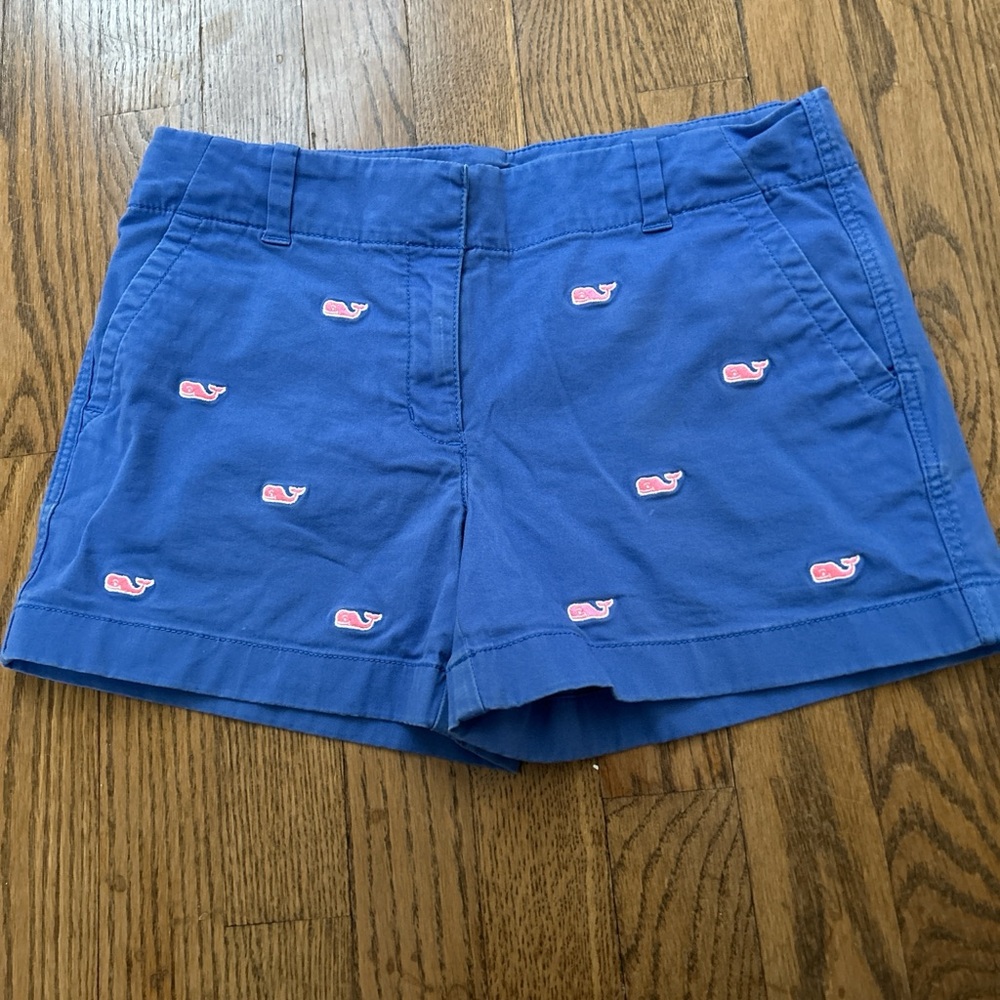 Vineyard Vines girls blue shorts with pink whale embroidery #preppy #summer
:)